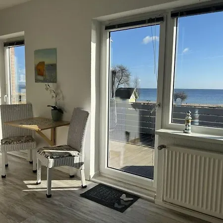 Sea View 1st Location - Dogs Welcome *